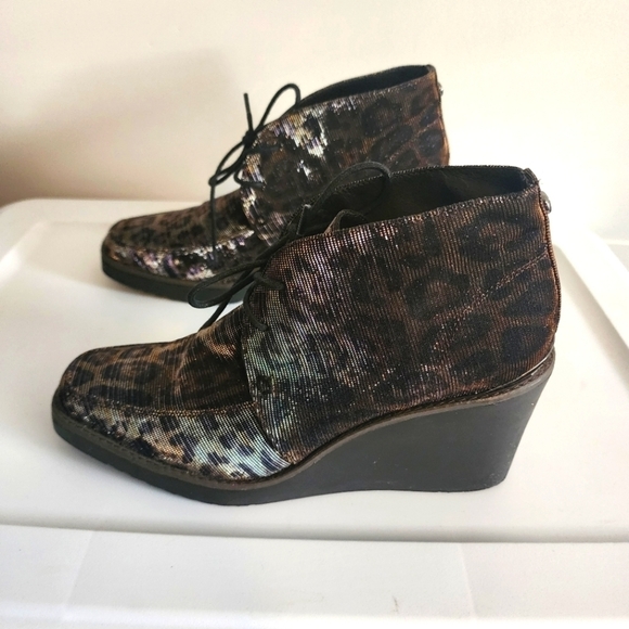 Donald J Pliner Dakota Wedge Booties Size 8.5 - Picture 5 of 7